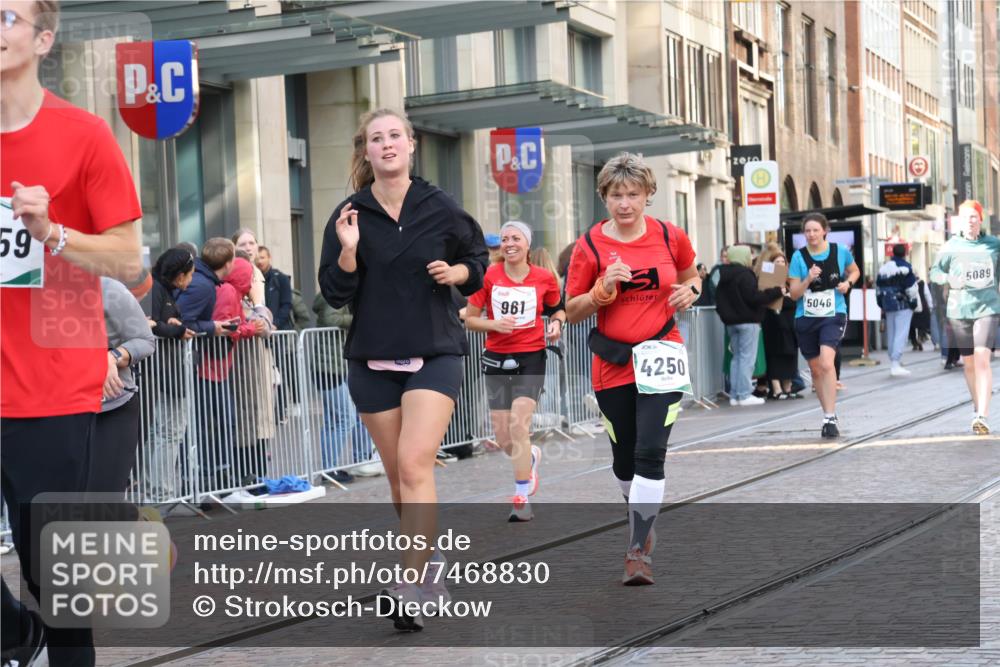 06.10.2024 - 19. swb-Marathon Bremen Strokosch-Dieckow http://msf.ph/oto/7468830 06.10.2024 14:03:25 Laufen 196, 961, 1180, 1213, 1214, 1600, 2186, 2189, 2838, 2896, 3025, 3134, 3741, 3841, 3908, 3952, 3953, 3978, 4132, 4250, 4287, 4544, 4639, 4720, 4901, 4959, 5046, 5089, 5269, 5479, 5579, 6645 meine-sportfotos.de