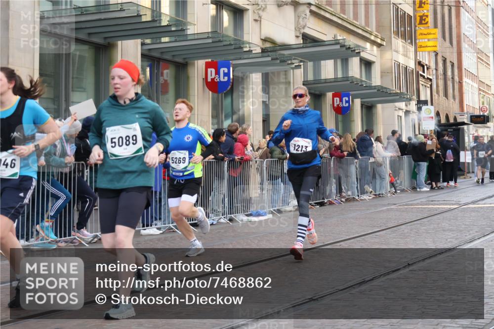 06.10.2024 - 19. swb-Marathon Bremen Strokosch-Dieckow http://msf.ph/oto/7468862 06.10.2024 14:03:33 Laufen 196, 467, 661, 961, 1213, 1214, 2186, 2189, 2352, 2612, 2745, 2766, 2838, 2896, 3025, 3134, 3741, 3841, 3908, 3952, 3953, 3978, 4250, 4287, 4392, 4544, 4639, 4720, 4959, 5046, 5089, 5206, 5269, 5479, 5579, 6485, 6645 meine-sportfotos.de