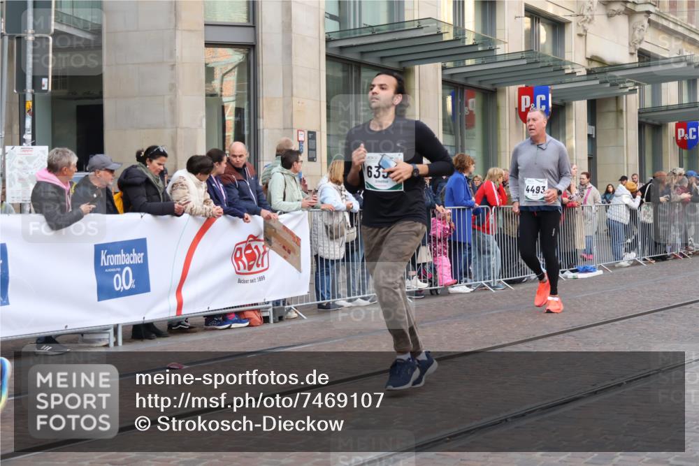 06.10.2024 - 19. swb-Marathon Bremen Strokosch-Dieckow http://msf.ph/oto/7469107 06.10.2024 14:04:20 Laufen 792, 934, 1034, 1667, 2181, 2221, 2243, 2457, 2708, 2776, 3448, 3570, 4055, 4082, 4282, 4493, 4873, 5123, 5261, 5280, 5431, 5617, 6002, 6053, 6122, 6242, 6337 meine-sportfotos.de
