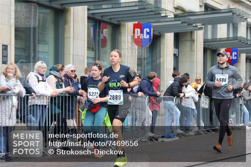06.10.2024 - 19. swb-Marathon Bremen Strokosch-Dieckow http://msf.ph/oto/7469656 06.10.2024 14:06:31 Laufen 325, 960, 1052, 2112, 2193, 2250, 2345, 2647, 2689, 2730, 2889, 3055, 3061, 3405, 3595, 3619, 3784, 4152, 4686, 4714, 4776, 4909, 5164, 5237, 5279, 5385, 5444, 5952, 6144, 6229, 6372, 6532, 6651, 6750 meine-sportfotos.de