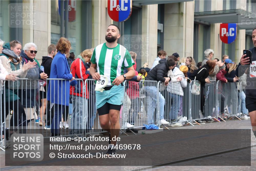 06.10.2024 - 19. swb-Marathon Bremen Strokosch-Dieckow http://msf.ph/oto/7469678 06.10.2024 14:06:37 Laufen 325, 960, 1052, 2193, 2250, 2426, 2647, 2689, 2889, 3055, 3061, 3302, 3405, 3595, 3619, 3784, 4686, 4714, 4776, 5164, 5237, 5279, 5385, 5444, 5952, 6144, 6229, 6372, 6392, 6532, 6651, 6656, 6750 meine-sportfotos.de