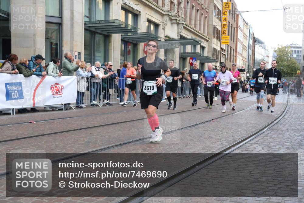 06.10.2024 - 19. swb-Marathon Bremen Strokosch-Dieckow http://msf.ph/oto/7469690 06.10.2024 14:06:43 Laufen 325, 756, 758, 921, 960, 1052, 2193, 2250, 2426, 2647, 2689, 2889, 3055, 3061, 3302, 3405, 3619, 3784, 3813, 4079, 4686, 4714, 4776, 5164, 5237, 5279, 5385, 5444, 5608, 5655, 5952, 6144, 6229, 6372, 6392, 6532, 6656, 6750 meine-sportfotos.de