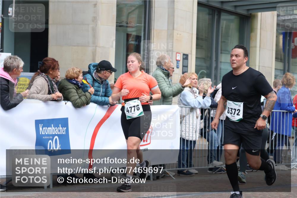 06.10.2024 - 19. swb-Marathon Bremen Strokosch-Dieckow http://msf.ph/oto/7469697 06.10.2024 14:06:45 Laufen 325, 756, 758, 921, 1052, 2193, 2250, 2426, 2647, 2689, 2889, 3055, 3061, 3302, 3405, 3619, 3784, 3813, 4079, 4686, 4714, 4776, 5164, 5237, 5279, 5385, 5444, 5608, 5655, 5952, 6144, 6229, 6372, 6392, 6532, 6656, 6750 meine-sportfotos.de