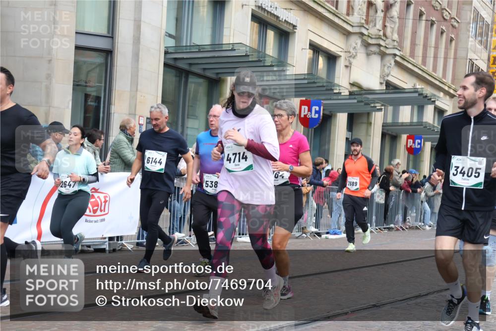 06.10.2024 - 19. swb-Marathon Bremen Strokosch-Dieckow http://msf.ph/oto/7469704 06.10.2024 14:06:46 Laufen 325, 756, 758, 921, 1052, 2193, 2250, 2290, 2426, 2647, 2689, 2889, 3055, 3061, 3302, 3405, 3619, 3784, 3813, 4079, 4714, 4776, 5164, 5237, 5279, 5385, 5444, 5608, 5655, 5952, 6144, 6229, 6372, 6392, 6532, 6656, 6750 meine-sportfotos.de
