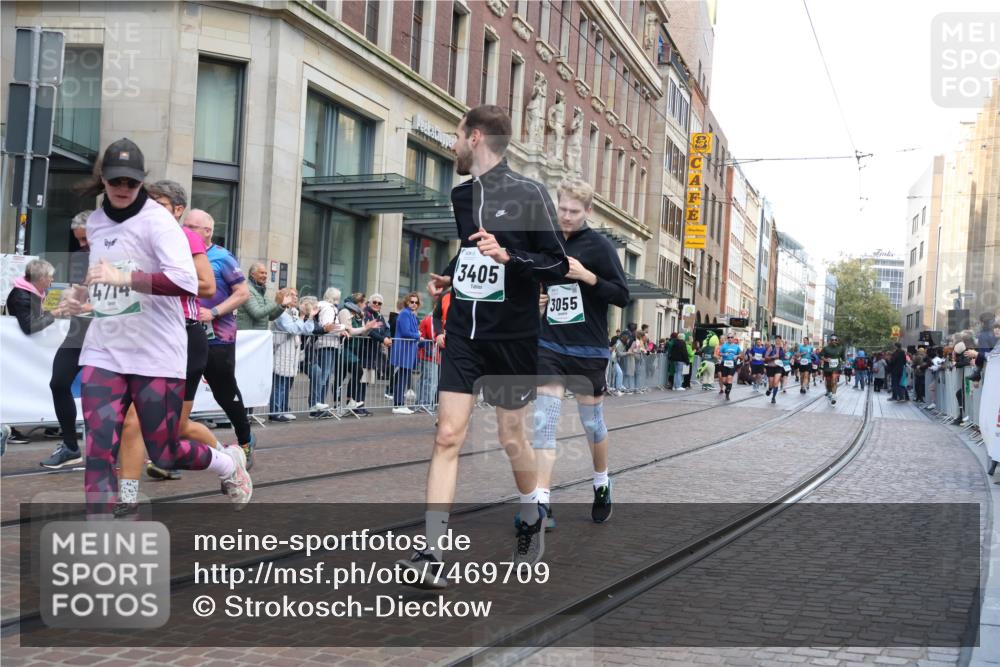 06.10.2024 - 19. swb-Marathon Bremen Strokosch-Dieckow http://msf.ph/oto/7469709 06.10.2024 14:06:47 Laufen 325, 756, 758, 921, 1052, 2193, 2250, 2290, 2426, 2647, 2689, 2889, 3055, 3061, 3302, 3405, 3619, 3784, 3813, 4079, 4714, 4776, 5164, 5279, 5385, 5444, 5608, 5655, 5952, 6144, 6229, 6372, 6392, 6532, 6656, 6750 meine-sportfotos.de