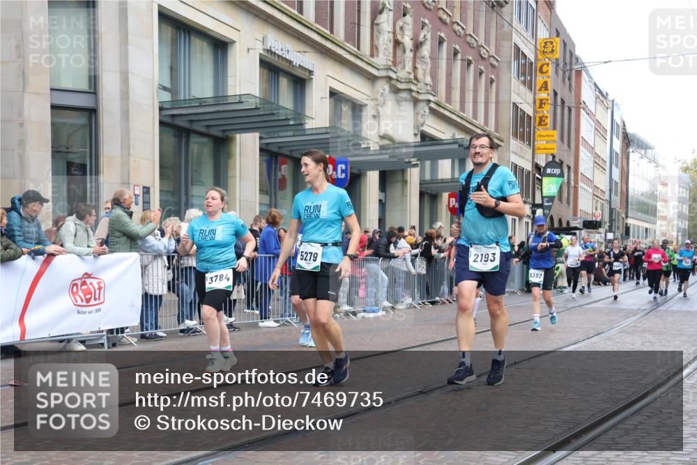 06.10.2024 - 19. swb-Marathon Bremen Strokosch-Dieckow http://msf.ph/oto/7469735 06.10.2024 14:06:59 Laufen 325, 756, 758, 921, 1378, 2193, 2250, 2290, 2426, 2432, 3061, 3302, 3784, 3813, 4079, 5131, 5132, 5249, 5279, 5385, 5444, 5608, 5655, 5907, 5952, 6229, 6392, 6532, 6656 meine-sportfotos.de