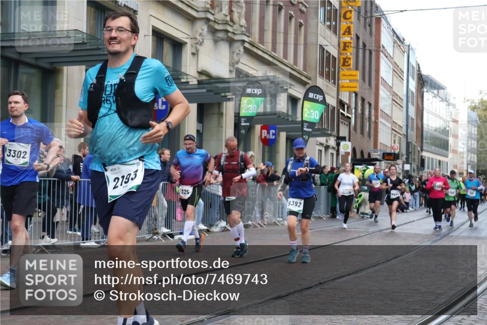 06.10.2024 - 19. swb-Marathon Bremen Strokosch-Dieckow http://msf.ph/oto/7469743 06.10.2024 14:07:00 Laufen 325, 756, 758, 921, 1378, 2193, 2250, 2290, 2426, 2432, 3061, 3302, 3784, 3813, 4079, 5131, 5132, 5249, 5279, 5385, 5444, 5608, 5655, 5907, 5952, 6229, 6392, 6532, 6656 meine-sportfotos.de