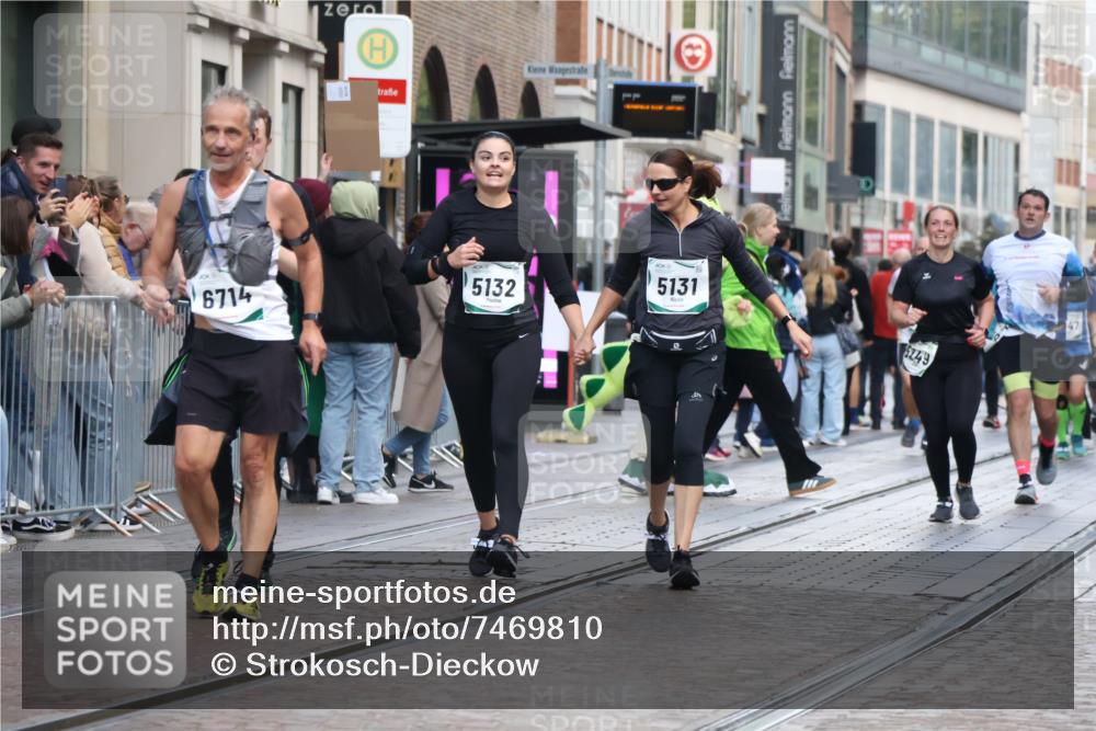 06.10.2024 - 19. swb-Marathon Bremen Strokosch-Dieckow http://msf.ph/oto/7469810 06.10.2024 14:07:21 Laufen 756, 758, 866, 887, 921, 1378, 2290, 2432, 3118, 3553, 3715, 3813, 4047, 4048, 4079, 4269, 4459, 4513, 5131, 5132, 5249, 5321, 5608, 5655, 5907, 6283, 6714 meine-sportfotos.de