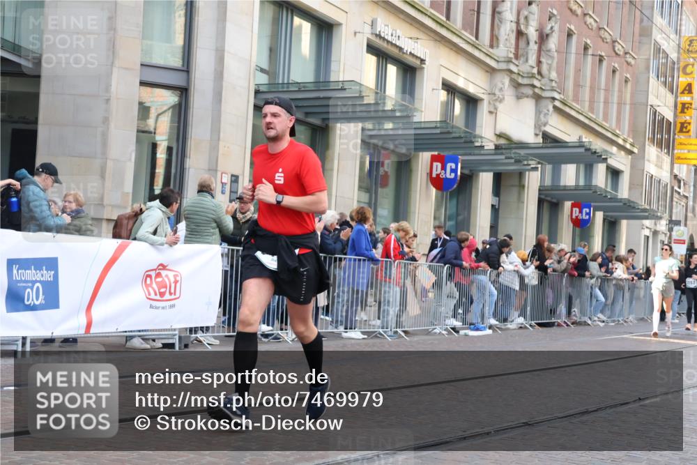 06.10.2024 - 19. swb-Marathon Bremen Strokosch-Dieckow http://msf.ph/oto/7469979 06.10.2024 14:08:35 Laufen 267, 502, 2153, 2320, 2870, 3227, 3323, 3480, 3842, 4560, 4832, 5149, 5266, 5422, 5517, 5519, 6023, 6539, 6922 meine-sportfotos.de