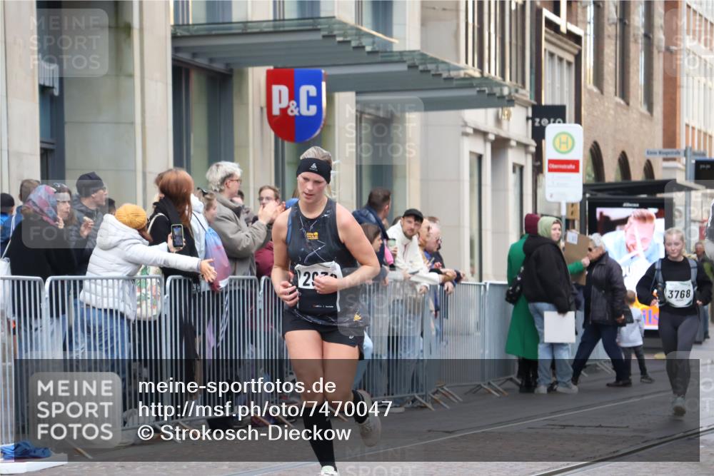 06.10.2024 - 19. swb-Marathon Bremen Strokosch-Dieckow http://msf.ph/oto/7470047 06.10.2024 14:09:05 Laufen 502, 1262, 2218, 2651, 2926, 2932, 3327, 3717, 3768, 3848, 3889, 3915, 3960, 3986, 4345, 4511, 4832, 4992, 5019, 5236, 5519, 6753, 6922 meine-sportfotos.de
