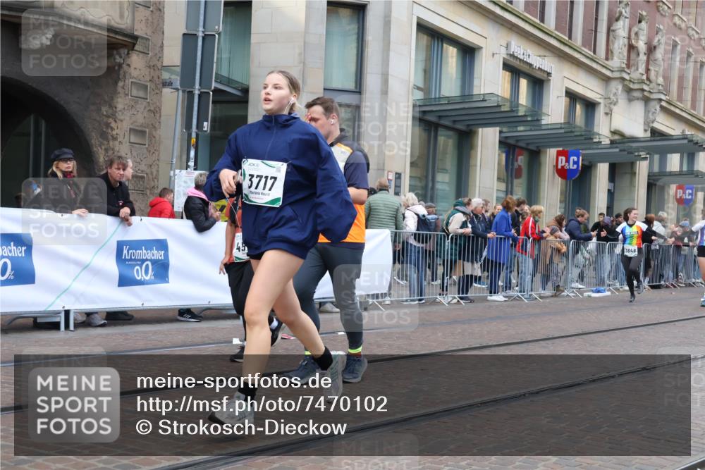 06.10.2024 - 19. swb-Marathon Bremen Strokosch-Dieckow http://msf.ph/oto/7470102 06.10.2024 14:09:24 Laufen 1262, 2126, 2218, 2651, 2926, 3327, 3717, 3768, 3848, 3889, 3915, 3960, 3986, 4345, 4487, 4511, 4787, 4992, 5011, 5019, 5168, 5199, 5236, 6120 meine-sportfotos.de