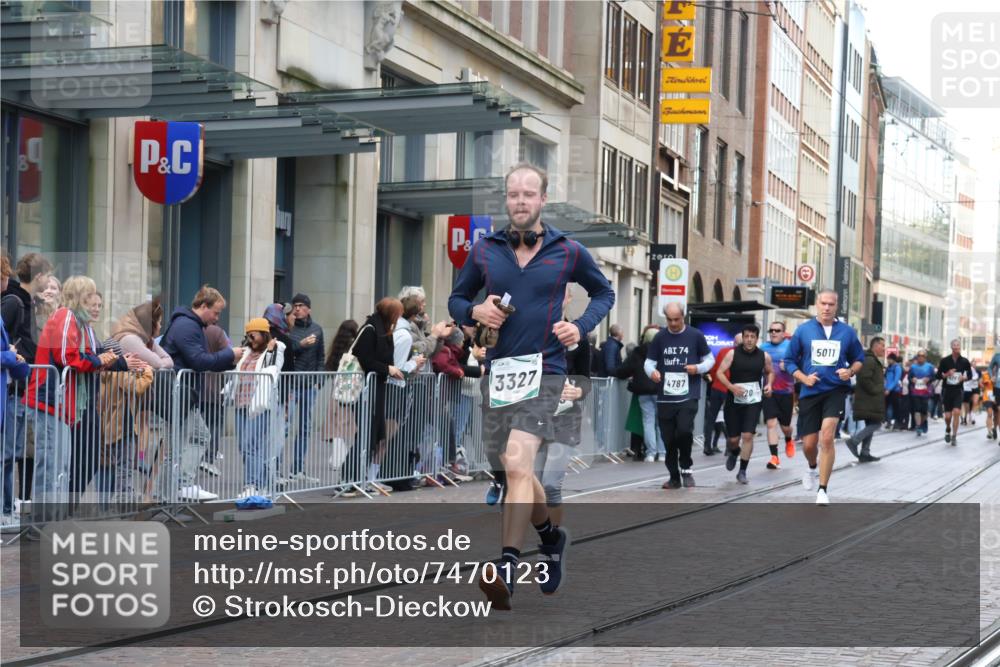 06.10.2024 - 19. swb-Marathon Bremen Strokosch-Dieckow http://msf.ph/oto/7470123 06.10.2024 14:09:32 Laufen 2126, 2218, 2926, 3327, 3717, 3848, 3889, 3915, 3960, 4487, 4511, 4787, 4797, 4798, 4992, 5011, 5019, 5168, 5199, 5236, 6120 meine-sportfotos.de
