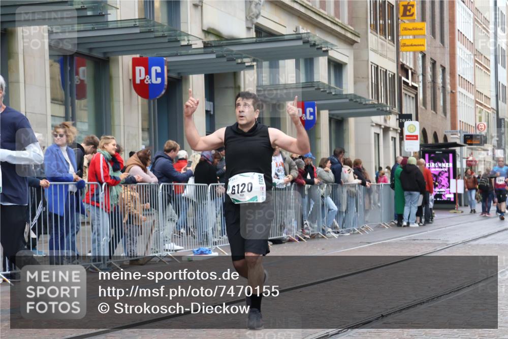 06.10.2024 - 19. swb-Marathon Bremen Strokosch-Dieckow http://msf.ph/oto/7470155 06.10.2024 14:09:40 Laufen 284, 679, 1514, 2126, 2798, 2926, 3327, 3889, 3960, 4487, 4787, 4797, 4798, 5011, 5019, 5168, 5199, 5200, 5652, 6015, 6016, 6120, 6134 meine-sportfotos.de