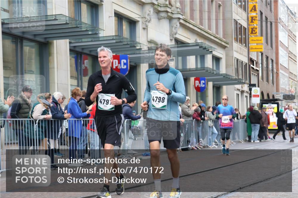 06.10.2024 - 19. swb-Marathon Bremen Strokosch-Dieckow http://msf.ph/oto/7470172 06.10.2024 14:09:51 Laufen 284, 679, 907, 1514, 2126, 2798, 4487, 4787, 4797, 4798, 5011, 5200, 5652, 5936, 6015, 6016, 6120, 6134 meine-sportfotos.de