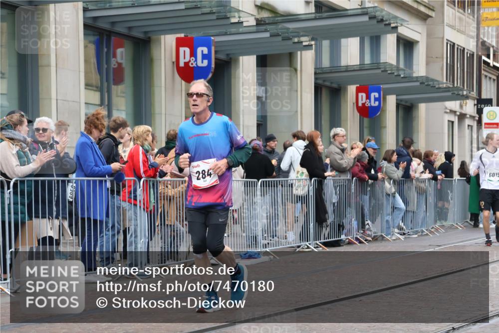 06.10.2024 - 19. swb-Marathon Bremen Strokosch-Dieckow http://msf.ph/oto/7470180 06.10.2024 14:09:56 Laufen 284, 679, 907, 1514, 2211, 2798, 4487, 4787, 4797, 4798, 5194, 5200, 5652, 5936, 6015, 6016, 6134, 6614 meine-sportfotos.de