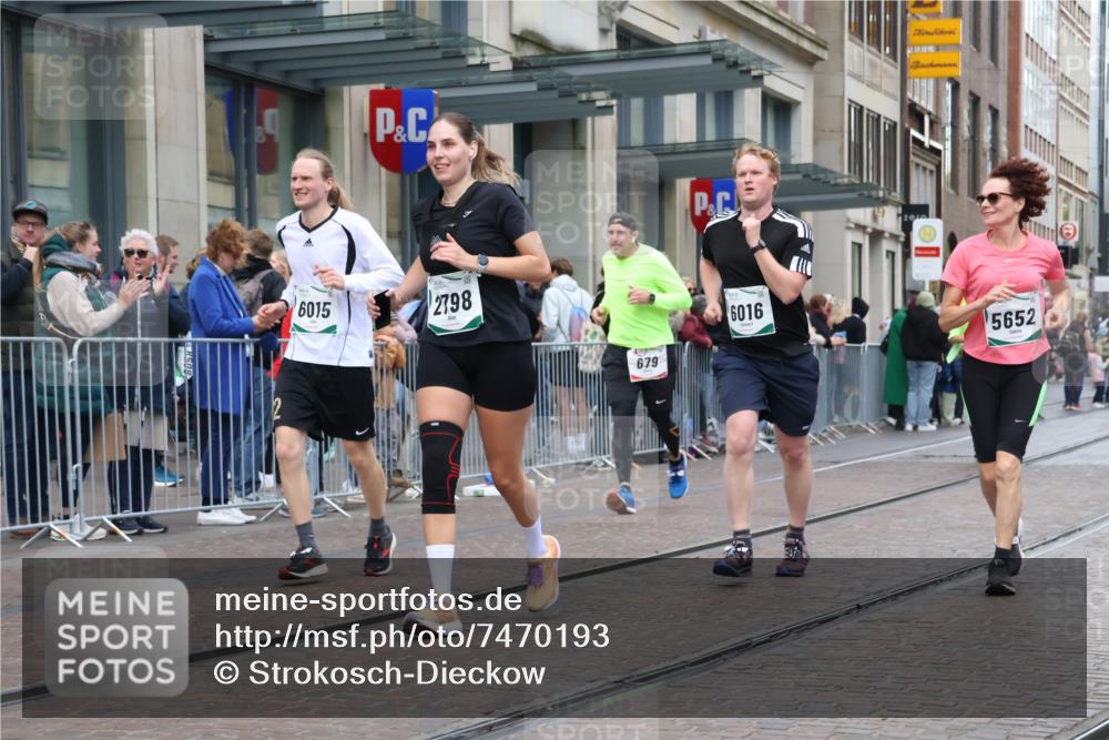 06.10.2024 - 19. swb-Marathon Bremen Strokosch-Dieckow http://msf.ph/oto/7470193 06.10.2024 14:10:02 Laufen 284, 455, 679, 907, 1514, 2211, 2798, 4797, 4798, 5102, 5194, 5200, 5652, 5931, 5936, 6015, 6016, 6134, 6614 meine-sportfotos.de