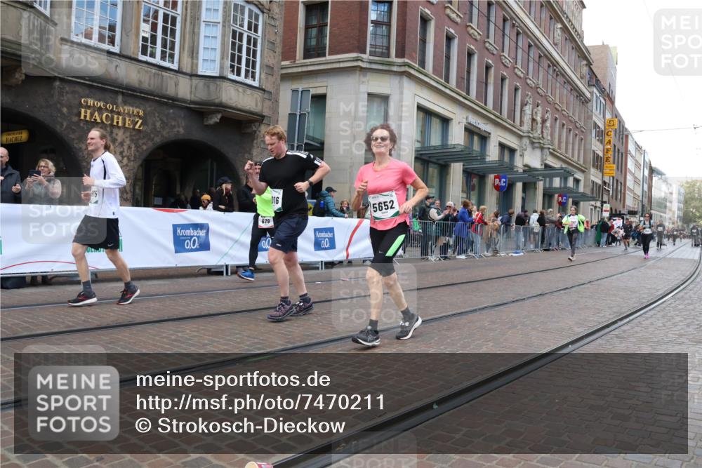 06.10.2024 - 19. swb-Marathon Bremen Strokosch-Dieckow http://msf.ph/oto/7470211 06.10.2024 14:10:06 Laufen 284, 455, 463, 679, 845, 907, 1514, 2211, 2798, 5102, 5194, 5200, 5652, 5931, 5936, 6015, 6016, 6134, 6614 meine-sportfotos.de