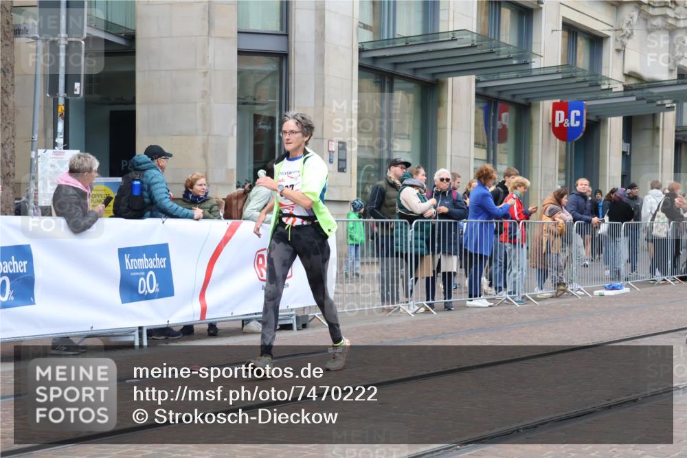 06.10.2024 - 19. swb-Marathon Bremen Strokosch-Dieckow http://msf.ph/oto/7470222 06.10.2024 14:10:10 Laufen 284, 455, 463, 679, 845, 907, 1458, 1514, 2211, 2798, 5102, 5194, 5200, 5652, 5931, 5936, 6015, 6016, 6134, 6614 meine-sportfotos.de