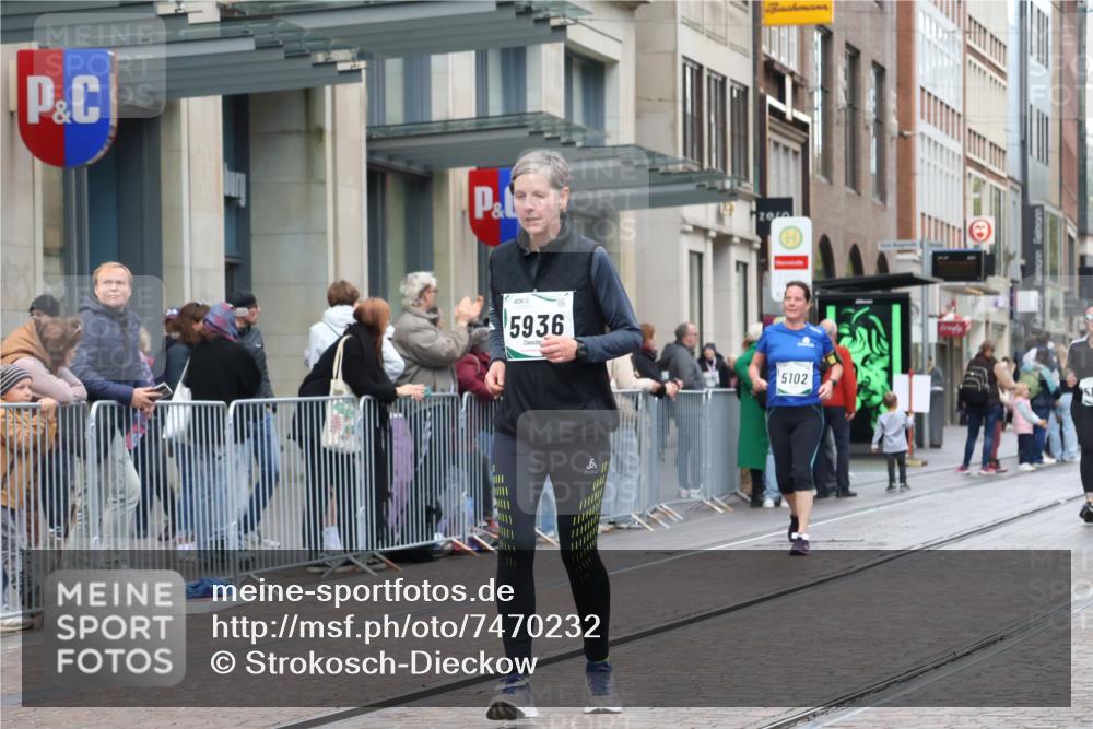 06.10.2024 - 19. swb-Marathon Bremen Strokosch-Dieckow http://msf.ph/oto/7470232 06.10.2024 14:10:16 Laufen 284, 455, 463, 787, 845, 907, 1458, 1514, 2211, 2798, 4323, 5102, 5194, 5200, 5652, 5931, 5936, 6015, 6016, 6134, 6614 meine-sportfotos.de