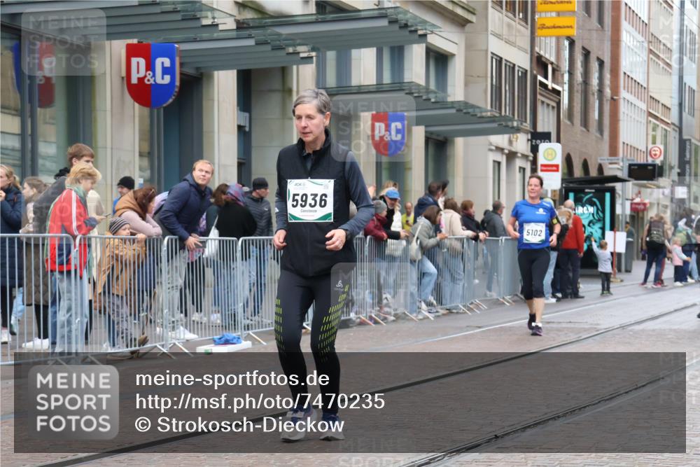 06.10.2024 - 19. swb-Marathon Bremen Strokosch-Dieckow http://msf.ph/oto/7470235 06.10.2024 14:10:16 Laufen 284, 455, 463, 787, 845, 907, 1458, 1514, 2211, 2798, 4323, 5102, 5194, 5200, 5652, 5931, 5936, 6015, 6016, 6134, 6614 meine-sportfotos.de