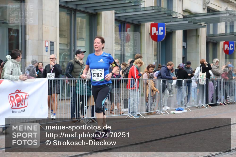 06.10.2024 - 19. swb-Marathon Bremen Strokosch-Dieckow http://msf.ph/oto/7470251 06.10.2024 14:10:22 Laufen 455, 463, 787, 845, 907, 1458, 2211, 4139, 4323, 4537, 5102, 5194, 5711, 5931, 5936, 6614 meine-sportfotos.de