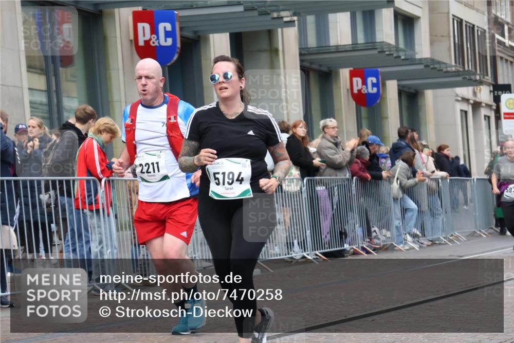 06.10.2024 - 19. swb-Marathon Bremen Strokosch-Dieckow http://msf.ph/oto/7470258 06.10.2024 14:10:24 Laufen 455, 463, 787, 845, 1458, 2211, 4139, 4323, 4537, 5102, 5194, 5711, 5931, 5936, 6614 meine-sportfotos.de