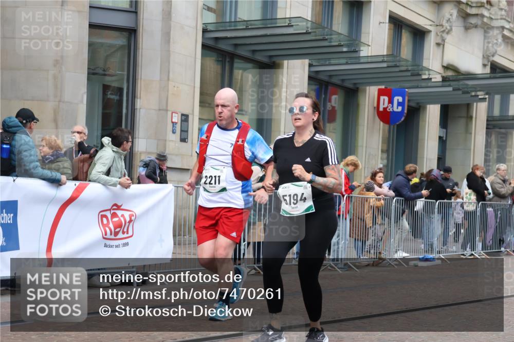 06.10.2024 - 19. swb-Marathon Bremen Strokosch-Dieckow http://msf.ph/oto/7470261 06.10.2024 14:10:25 Laufen 455, 463, 787, 845, 1458, 2211, 4139, 4323, 4537, 4963, 5102, 5194, 5711, 5931, 5936, 6614 meine-sportfotos.de