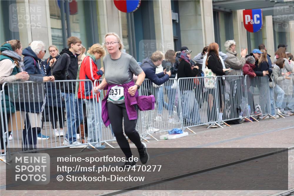 06.10.2024 - 19. swb-Marathon Bremen Strokosch-Dieckow http://msf.ph/oto/7470277 06.10.2024 14:10:29 Laufen 455, 463, 787, 845, 1458, 2211, 4139, 4323, 4537, 4963, 5102, 5194, 5711, 5931, 6614 meine-sportfotos.de