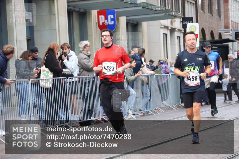 06.10.2024 - 19. swb-Marathon Bremen Strokosch-Dieckow http://msf.ph/oto/7470288 06.10.2024 14:10:33 Laufen 455, 463, 787, 845, 1458, 1473, 1481, 1672, 4139, 4323, 4537, 4963, 5102, 5194, 5711, 5931, 6356, 6614, 6624 meine-sportfotos.de