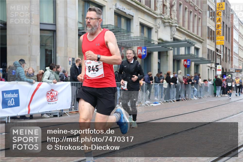 06.10.2024 - 19. swb-Marathon Bremen Strokosch-Dieckow http://msf.ph/oto/7470317 06.10.2024 14:10:40 Laufen 455, 463, 787, 845, 1458, 1473, 1481, 1672, 2790, 4139, 4323, 4417, 4447, 4516, 4537, 4963, 5711, 5931, 6356, 6624 meine-sportfotos.de