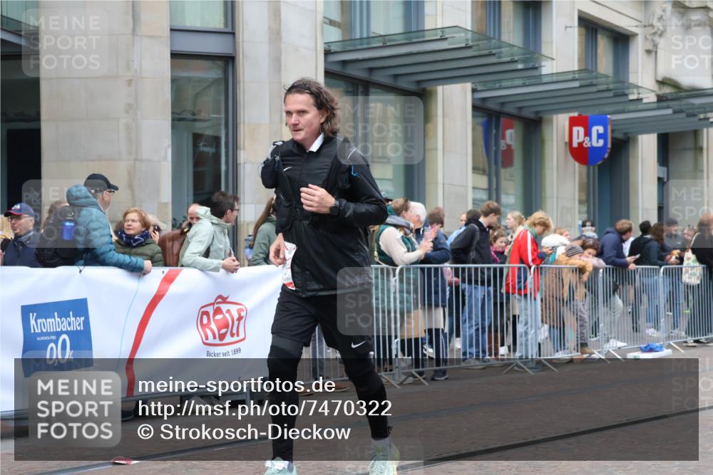 06.10.2024 - 19. swb-Marathon Bremen Strokosch-Dieckow http://msf.ph/oto/7470322 06.10.2024 14:10:41 Laufen 455, 463, 787, 845, 1458, 1461, 1473, 1481, 1672, 2790, 4139, 4323, 4417, 4447, 4516, 4537, 4963, 5711, 5931, 6356, 6624 meine-sportfotos.de