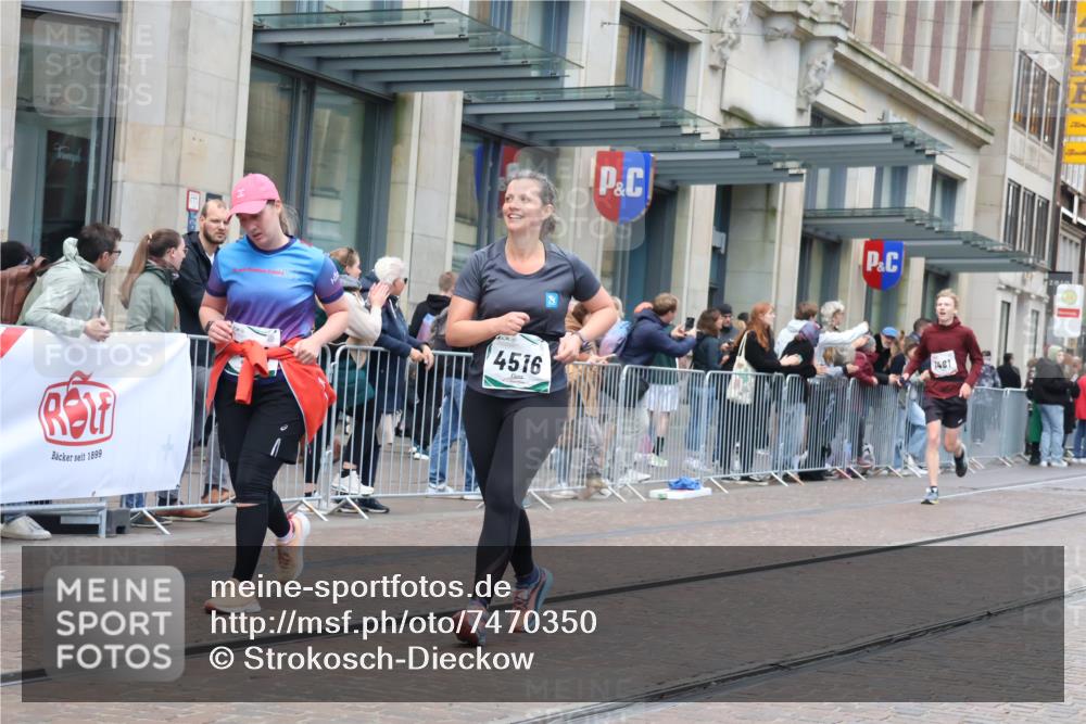 06.10.2024 - 19. swb-Marathon Bremen Strokosch-Dieckow http://msf.ph/oto/7470350 06.10.2024 14:11:00 Laufen 920, 1461, 1473, 1481, 1672, 2790, 2905, 2924, 3176, 3177, 4139, 4417, 4447, 4450, 4516, 4537, 4963, 5472, 5711, 6356, 6624 meine-sportfotos.de