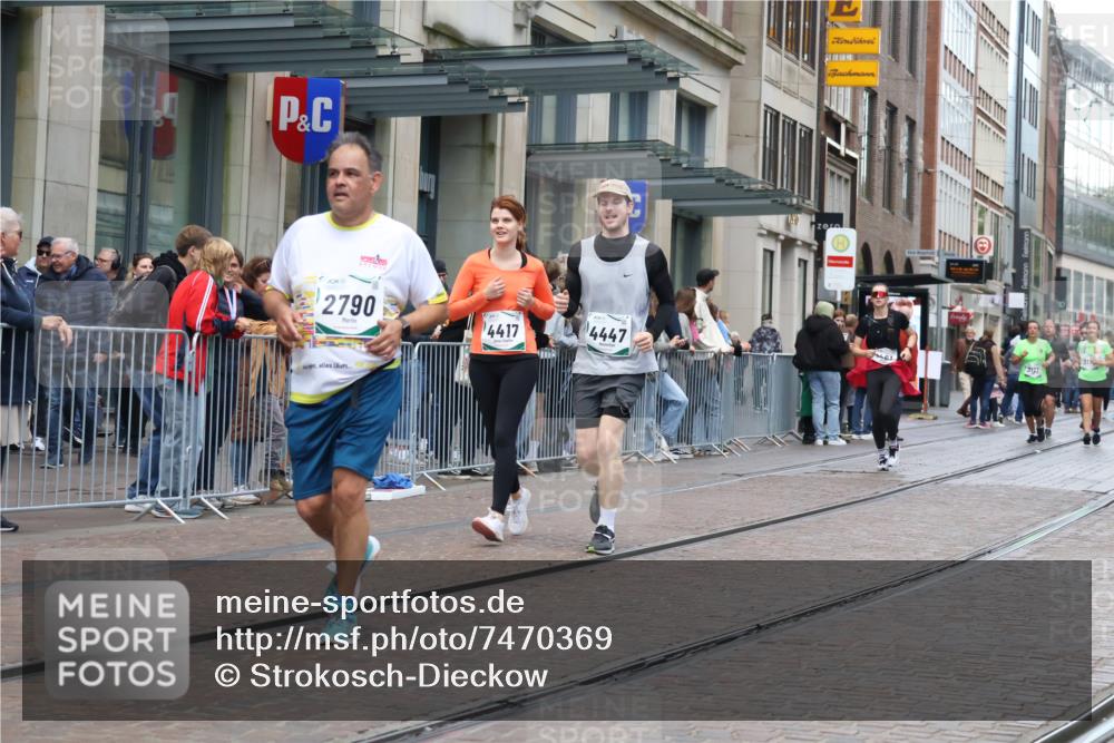 06.10.2024 - 19. swb-Marathon Bremen Strokosch-Dieckow http://msf.ph/oto/7470369 06.10.2024 14:11:05 Laufen 920, 1461, 1473, 1481, 1672, 2790, 2905, 2924, 3176, 3177, 4417, 4447, 4450, 4516, 4963, 5193, 5472, 6356, 6624 meine-sportfotos.de