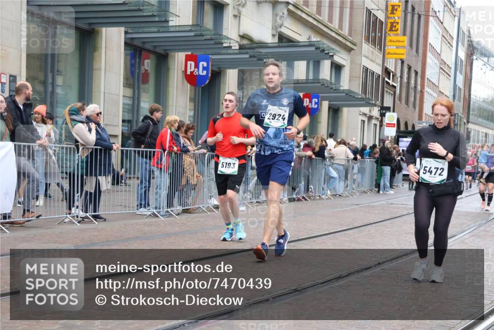 06.10.2024 - 19. swb-Marathon Bremen Strokosch-Dieckow http://msf.ph/oto/7470439 06.10.2024 14:11:27 Laufen 920, 1489, 1537, 2545, 2905, 2924, 3176, 3177, 3387, 4450, 5103, 5163, 5193, 5472, 5900, 6138 meine-sportfotos.de
