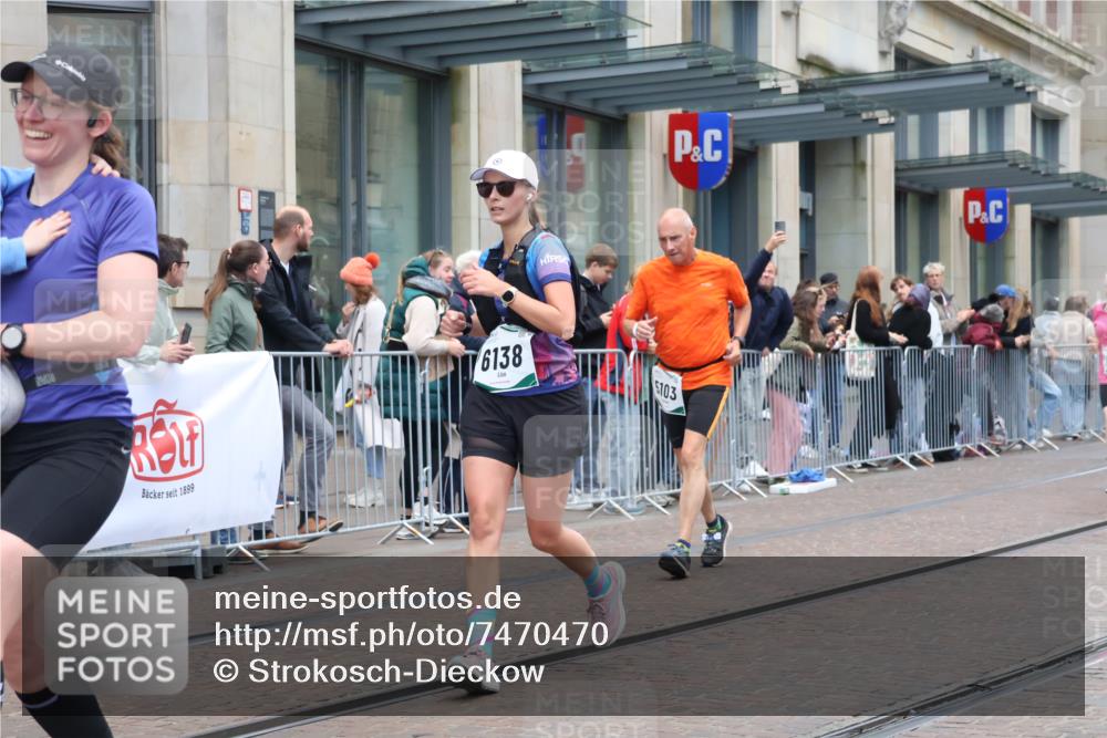 06.10.2024 - 19. swb-Marathon Bremen Strokosch-Dieckow http://msf.ph/oto/7470470 06.10.2024 14:11:39 Laufen 1489, 1537, 2144, 2545, 2924, 3387, 5103, 5163, 5193, 5510, 5900, 5924, 6138, 6187 meine-sportfotos.de