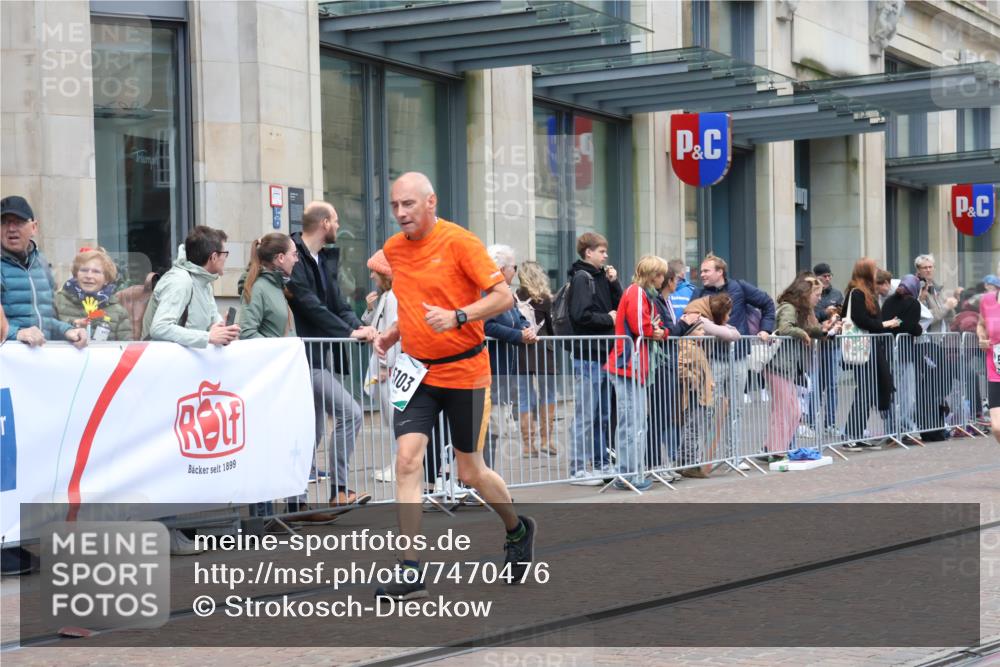 06.10.2024 - 19. swb-Marathon Bremen Strokosch-Dieckow http://msf.ph/oto/7470476 06.10.2024 14:11:40 Laufen 1489, 1537, 2144, 2545, 3387, 5103, 5163, 5193, 5510, 5900, 5924, 6138, 6187 meine-sportfotos.de