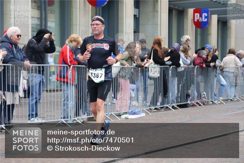 06.10.2024 - 19. swb-Marathon Bremen Strokosch-Dieckow http://msf.ph/oto/7470501 06.10.2024 14:11:45 Laufen 581, 1489, 1537, 2144, 2545, 3387, 5103, 5120, 5163, 5510, 5900, 5924, 6021, 6138, 6187 meine-sportfotos.de