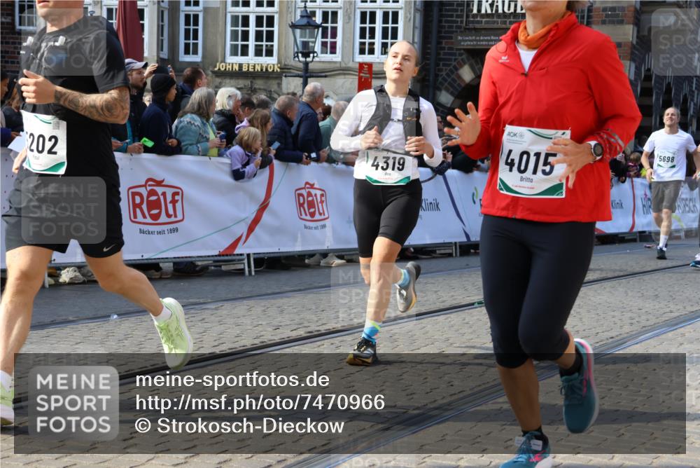 06.10.2024 - 19. swb-Marathon Bremen Strokosch-Dieckow http://msf.ph/oto/7470966 06.10.2024 13:54:08 Ziel 118, 1437, 2143, 2391, 2567, 3187, 3538, 3851, 3913, 3979, 4015, 4229, 4319, 4359, 4419, 4428, 4792, 4910, 5186, 5202, 5367, 5443, 5698, 6040, 6070, 6317, 6585 meine-sportfotos.de