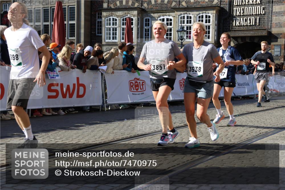 06.10.2024 - 19. swb-Marathon Bremen Strokosch-Dieckow http://msf.ph/oto/7470975 06.10.2024 13:54:14 Ziel 118, 1437, 1544, 2143, 2391, 2482, 2989, 3219, 3400, 3433, 3538, 3851, 3913, 3979, 4229, 4419, 4428, 4464, 4910, 5022, 5109, 5186, 5395, 5698, 5947, 6040, 6070, 6317, 6585 meine-sportfotos.de