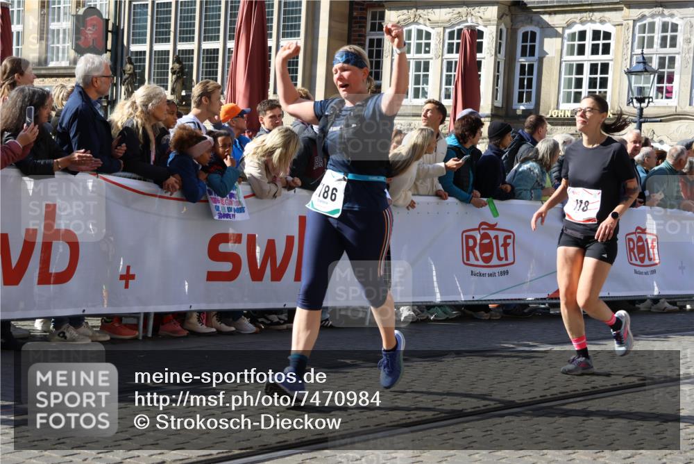 06.10.2024 - 19. swb-Marathon Bremen Strokosch-Dieckow http://msf.ph/oto/7470984 06.10.2024 13:54:19 Ziel 118, 1437, 1544, 2086, 2143, 2391, 2482, 2989, 3219, 3400, 3413, 3433, 3538, 3851, 3979, 4428, 4464, 4910, 5022, 5109, 5186, 5395, 5942, 5943, 5947, 6040, 6070, 6317, 6999 meine-sportfotos.de