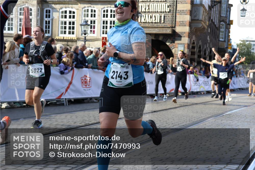 06.10.2024 - 19. swb-Marathon Bremen Strokosch-Dieckow http://msf.ph/oto/7470993 06.10.2024 13:54:25 Ziel 118, 1437, 1544, 1596, 1627, 1628, 2086, 2143, 2391, 2482, 2989, 3219, 3400, 3413, 3433, 3971, 3979, 4428, 4464, 5022, 5109, 5150, 5395, 5942, 5943, 5947, 6999 meine-sportfotos.de