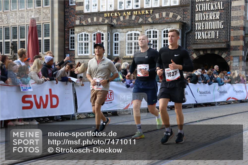 06.10.2024 - 19. swb-Marathon Bremen Strokosch-Dieckow http://msf.ph/oto/7471011 06.10.2024 13:54:39 Ziel 1596, 1627, 1628, 2101, 2194, 2916, 2986, 3272, 3308, 3971, 4629, 4632, 5150, 5353, 6165, 6999 meine-sportfotos.de
