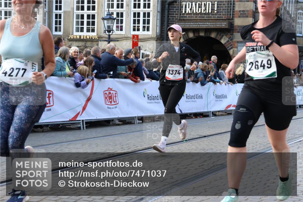 06.10.2024 - 19. swb-Marathon Bremen Strokosch-Dieckow http://msf.ph/oto/7471037 06.10.2024 13:55:03 Ziel 424, 693, 834, 1374, 2059, 2232, 2384, 2649, 2714, 2715, 3040, 3504, 3551, 3575, 3664, 3823, 3987, 4123, 4277, 4383, 4750, 5044, 5418, 5507, 5535, 6130, 6556 meine-sportfotos.de