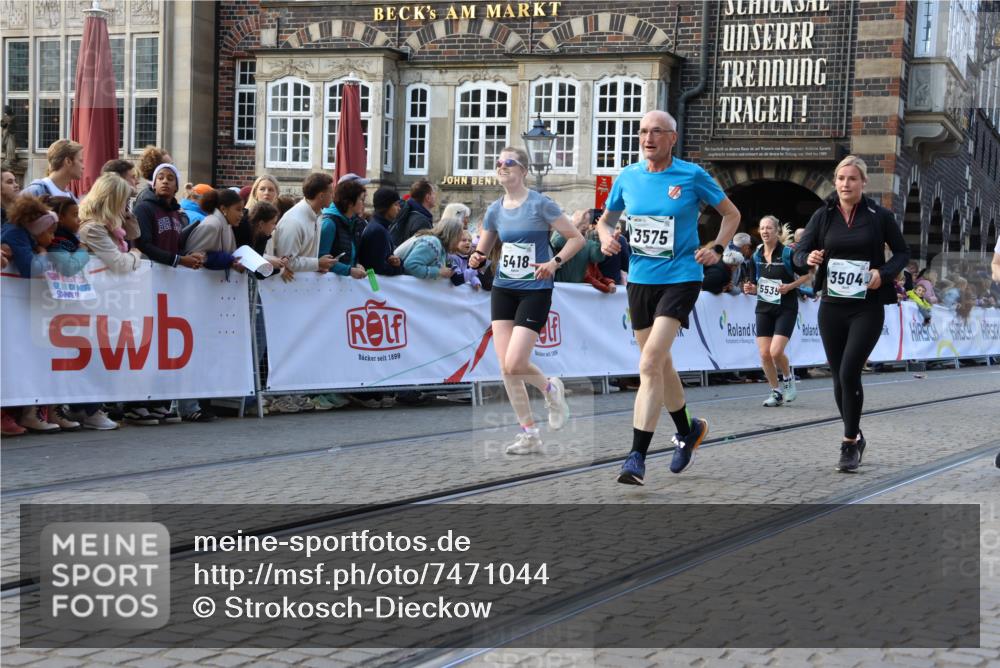 06.10.2024 - 19. swb-Marathon Bremen Strokosch-Dieckow http://msf.ph/oto/7471044 06.10.2024 13:55:08 Ziel 424, 643, 1374, 2059, 2232, 2275, 2714, 2715, 3010, 3204, 3504, 3541, 3551, 3575, 3664, 3761, 3823, 3987, 4123, 4383, 4750, 5344, 5418, 5535, 6556, 6887 meine-sportfotos.de