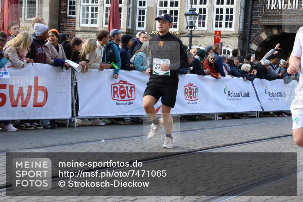 06.10.2024 - 19. swb-Marathon Bremen Strokosch-Dieckow http://msf.ph/oto/7471065 06.10.2024 13:55:30 Ziel 877, 942, 1264, 1521, 2057, 2121, 2598, 2700, 3081, 3730, 3743, 4230, 5148, 5257, 5313, 5556, 6558 meine-sportfotos.de