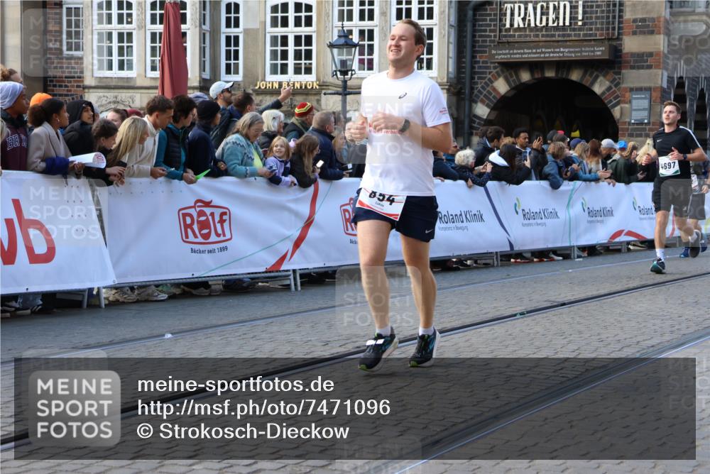 06.10.2024 - 19. swb-Marathon Bremen Strokosch-Dieckow http://msf.ph/oto/7471096 06.10.2024 13:56:04 Ziel 573, 582, 854, 945, 1004, 1051, 1177, 1199, 1329, 2131, 2140, 3090, 3224, 4247, 4310, 4697, 5866, 5948 meine-sportfotos.de