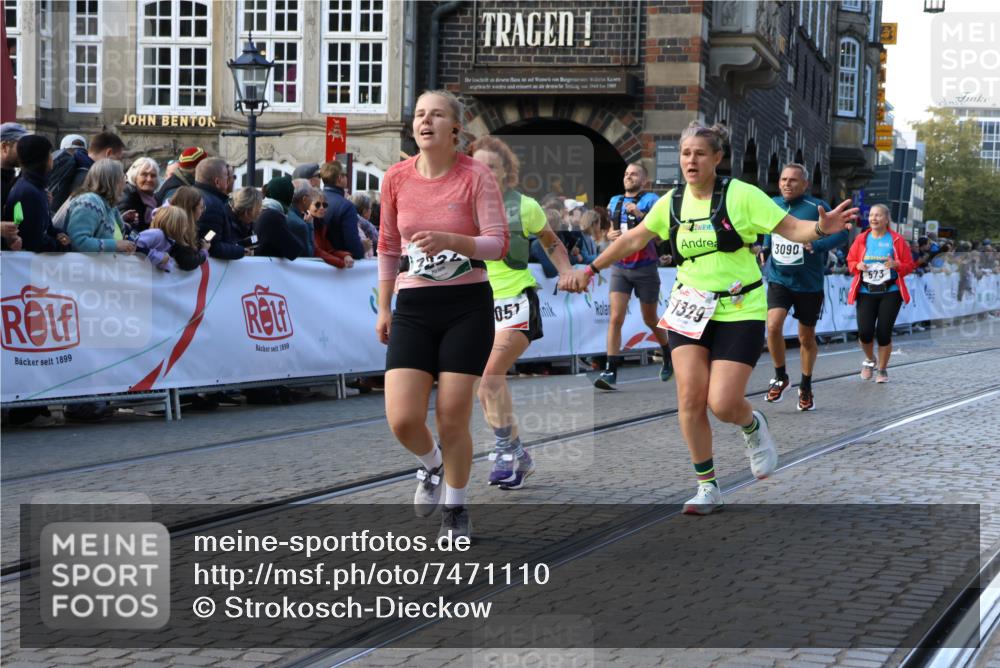 06.10.2024 - 19. swb-Marathon Bremen Strokosch-Dieckow http://msf.ph/oto/7471110 06.10.2024 13:56:11 Ziel 573, 582, 1004, 1051, 1177, 1199, 1253, 1329, 2140, 2178, 2721, 3090, 3224, 4310, 4697, 5866, 5948 meine-sportfotos.de