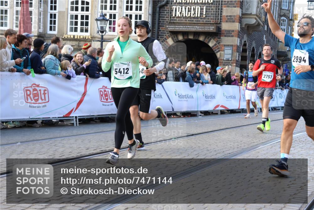 06.10.2024 - 19. swb-Marathon Bremen Strokosch-Dieckow http://msf.ph/oto/7471144 06.10.2024 13:56:41 Ziel 611, 733, 1119, 1364, 2757, 2994, 4313, 4521, 4837, 5412, 5735, 5969, 6159 meine-sportfotos.de