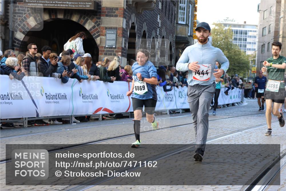 06.10.2024 - 19. swb-Marathon Bremen Strokosch-Dieckow http://msf.ph/oto/7471162 06.10.2024 13:57:20 Ziel 1443, 1444, 1508, 2230, 2853, 3035, 3048, 3498, 3565, 3608, 3966, 4701, 4737, 6005, 6869 meine-sportfotos.de