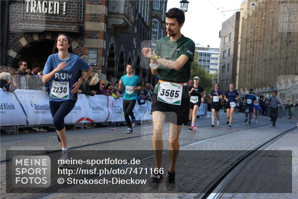 06.10.2024 - 19. swb-Marathon Bremen Strokosch-Dieckow http://msf.ph/oto/7471166 06.10.2024 13:57:23 Ziel 1443, 1444, 1508, 2230, 2853, 3035, 3048, 3498, 3565, 3608, 3966, 4701, 4737, 6869 meine-sportfotos.de